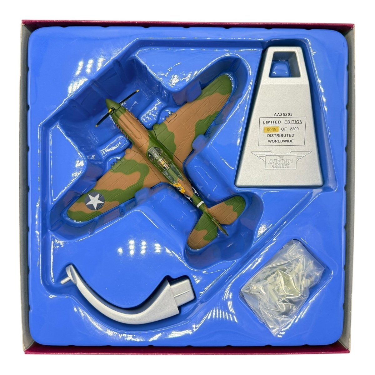 Corgi Aviation 1:72 AA35203 P - 40E Warhawk 'White 86' 3 Sqn RAAF Australia 1942 - Corgi