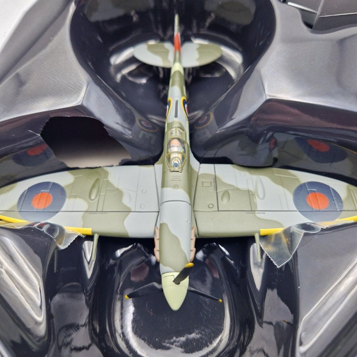 Corgi Aviation Archive 1:72 Supermarine Spitfire Mk.Vb Diecast Model AA31934A - Corgi