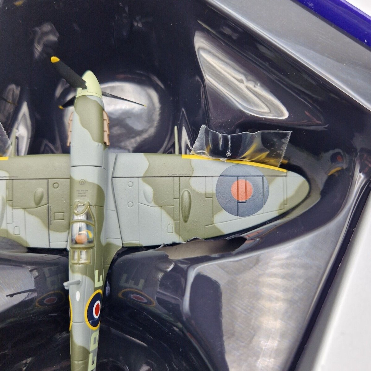Corgi Aviation Archive 1:72 Supermarine Spitfire Mk.Vb Diecast Model AA31934A - Corgi