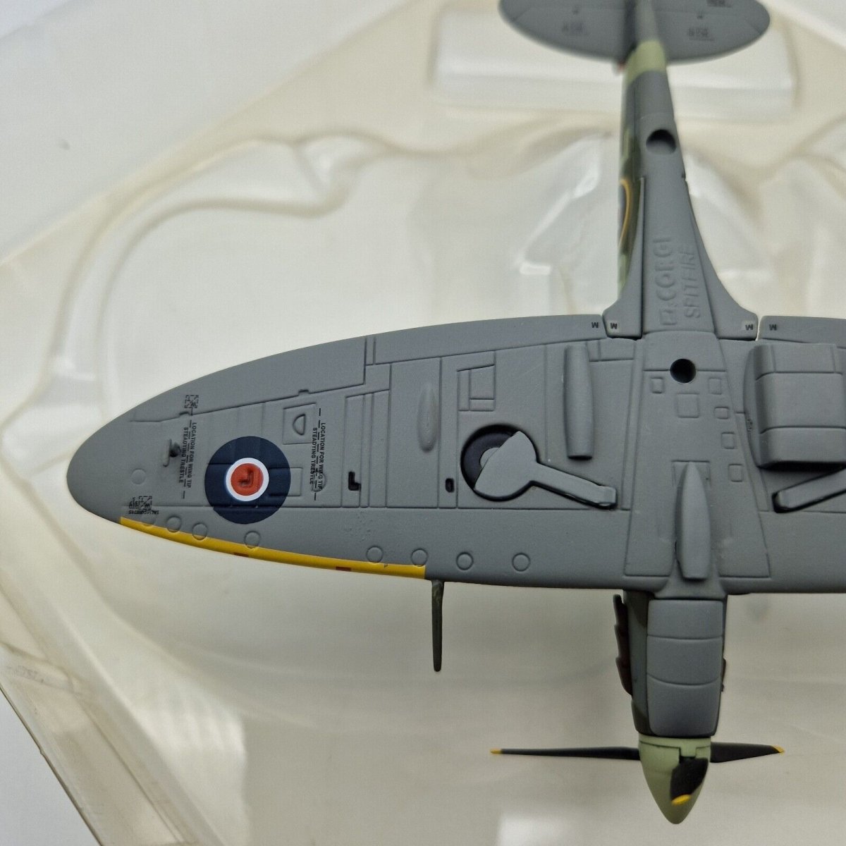 Corgi Aviation Archive 1:72 Supermarine Spitfire Mk.Vb Diecast Model AA31934A - Corgi