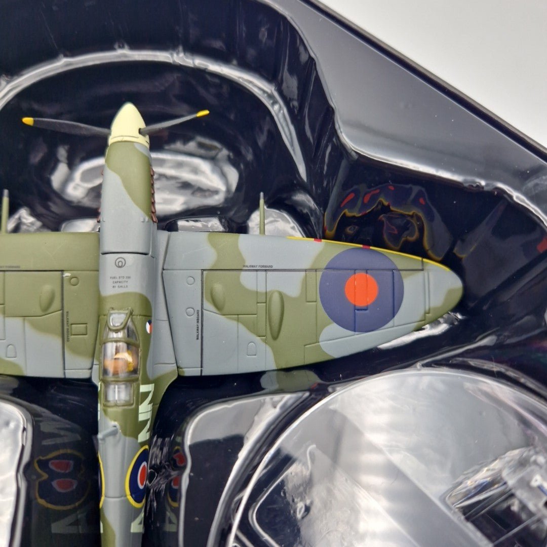 Corgi Aviation Archive 1:72 Spitfire Vc, No.310 (Czech) Sqn, Duxford, Model AA31931 - Corgi