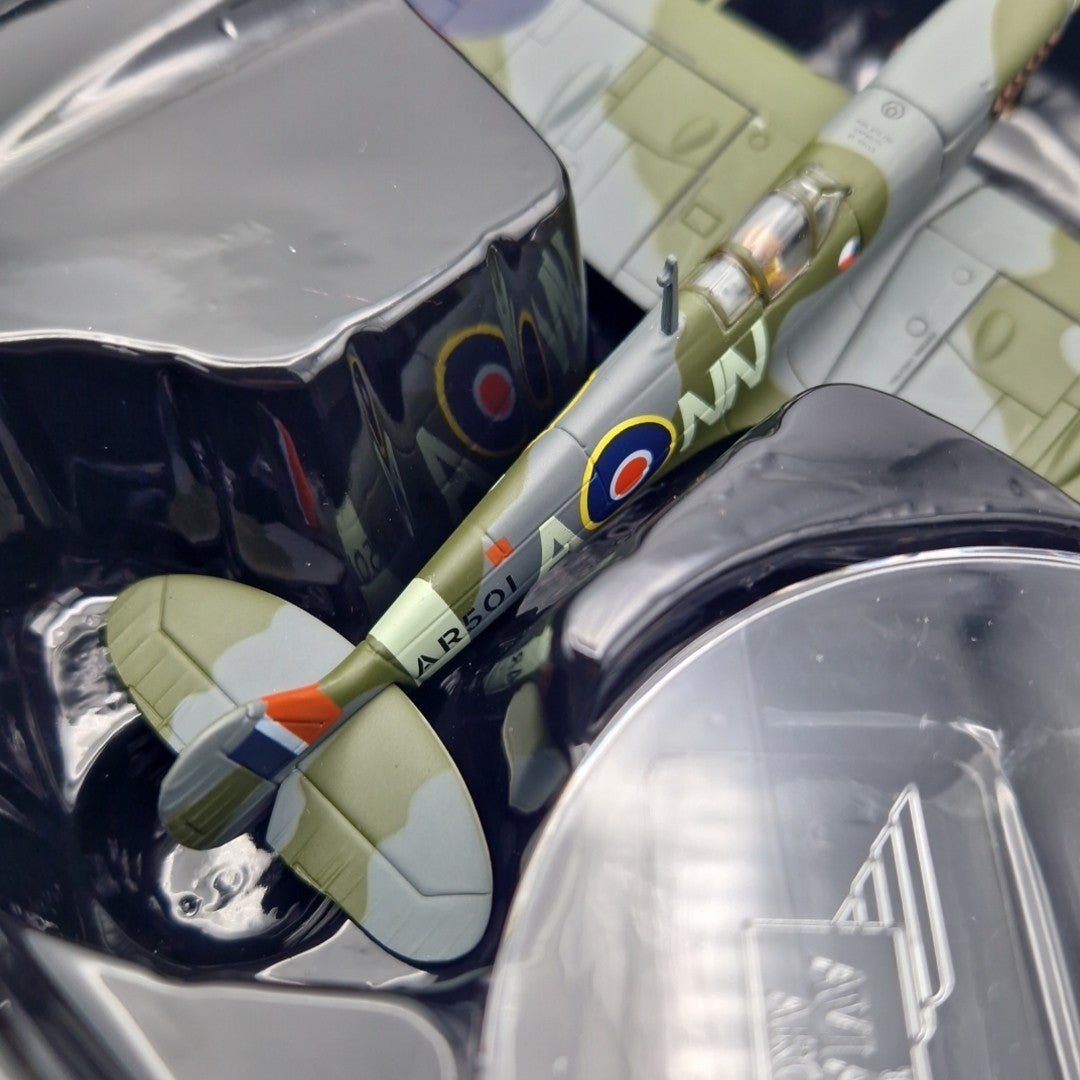 Corgi Aviation Archive 1:72 Spitfire Vc, No.310 (Czech) Sqn, Duxford, Model AA31931 - Corgi