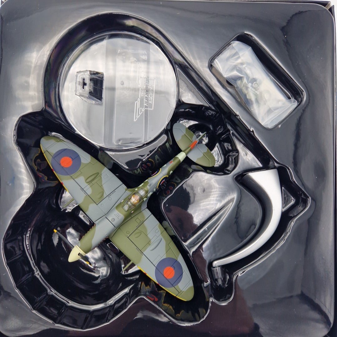 Corgi Aviation Archive 1:72 Spitfire Vc, No.310 (Czech) Sqn, Duxford, Model AA31931 - Corgi