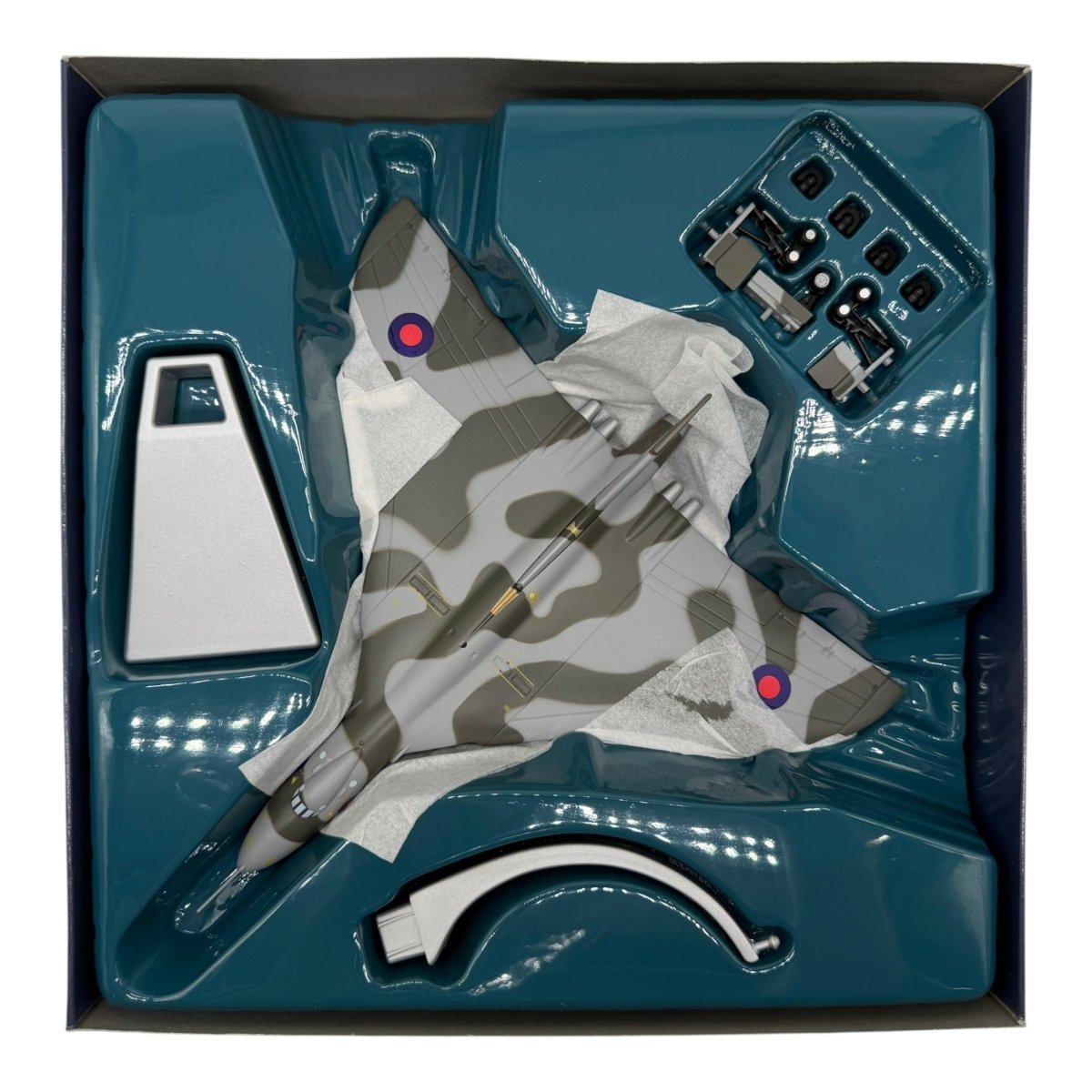 Corgi Aviation 48303 1:144 Avro Vulcan B2 XH558 First & Last In Service - Corgi