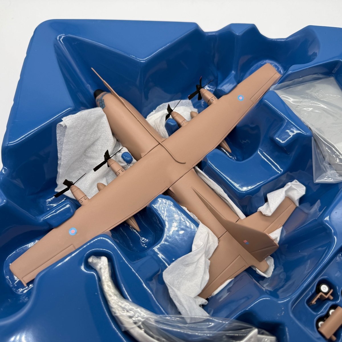 Corgi Aviation 48405 1:144 C130 K C1 Hercules RAF Desert Storm - Corgi