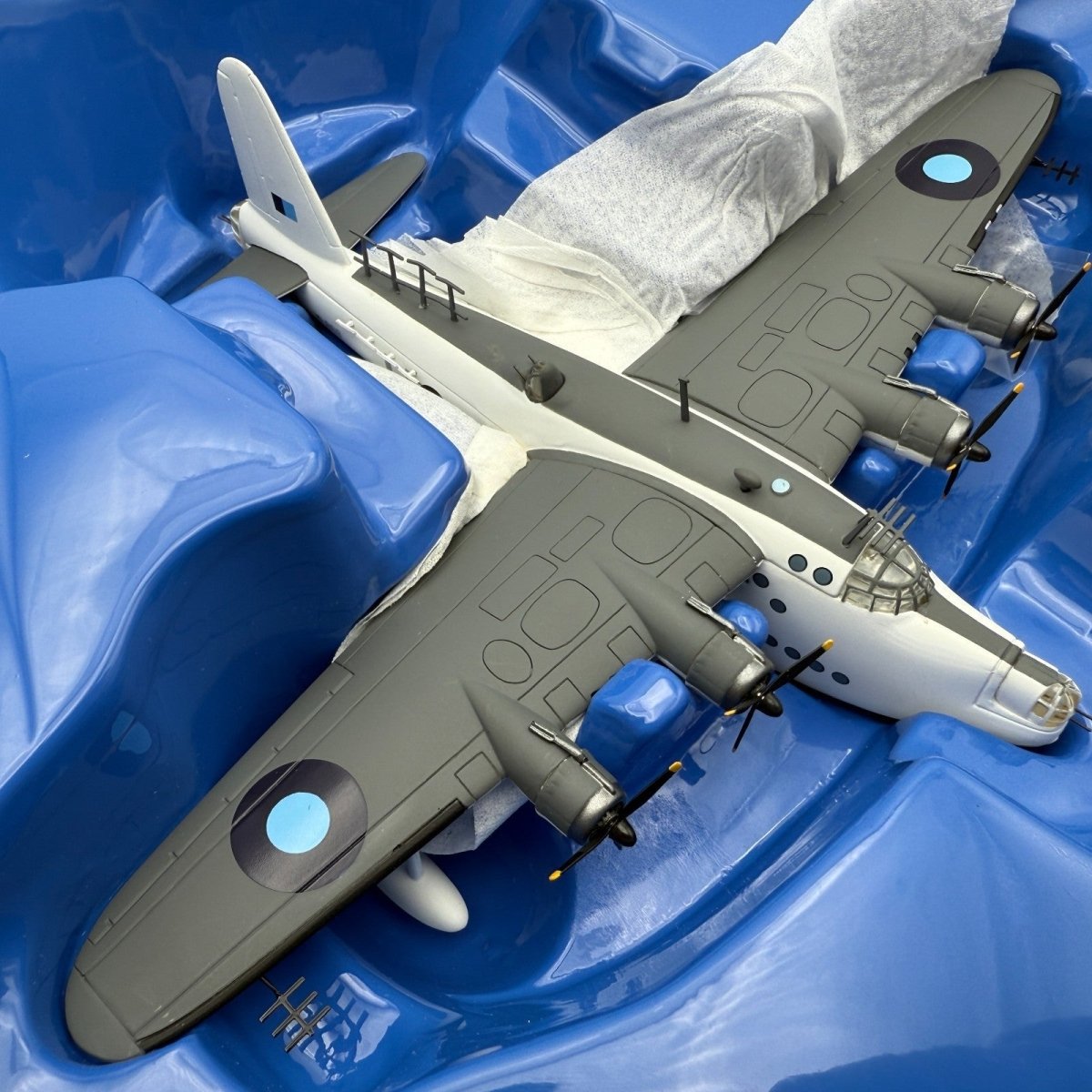 Corgi Aviation 48805 1:144 Short Sunderland MK3 Southern Pacific ML868, 230 Sqn - Corgi