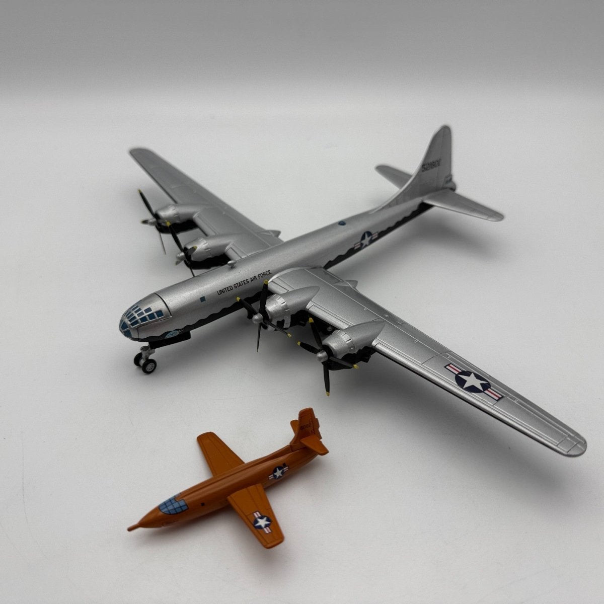 Corgi Aviation 48903 1:144 Boeing B29 Super Fortress With Bell X - 1 Diecast Model - Corgi