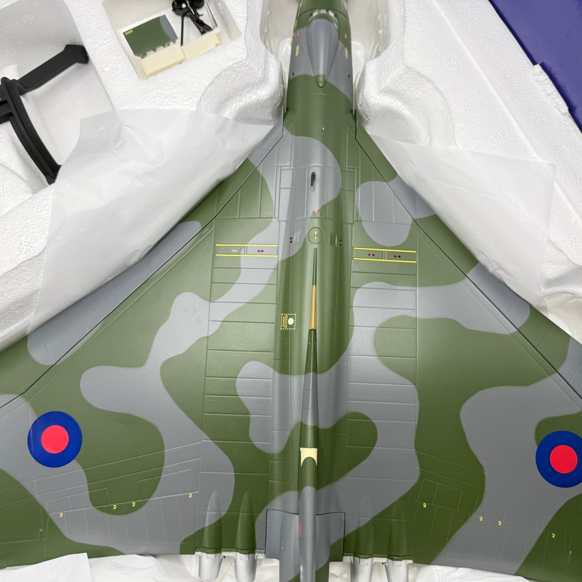 Corgi Aviation AA27201 1:72 Avro Vulcan B.Mk 2 XH558 - Corgi