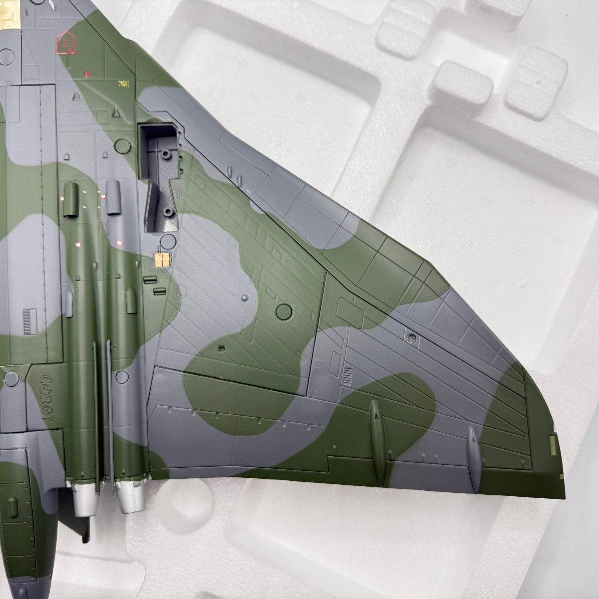 Corgi Aviation AA27201 1:72 Avro Vulcan B.Mk 2 XH558 - Corgi