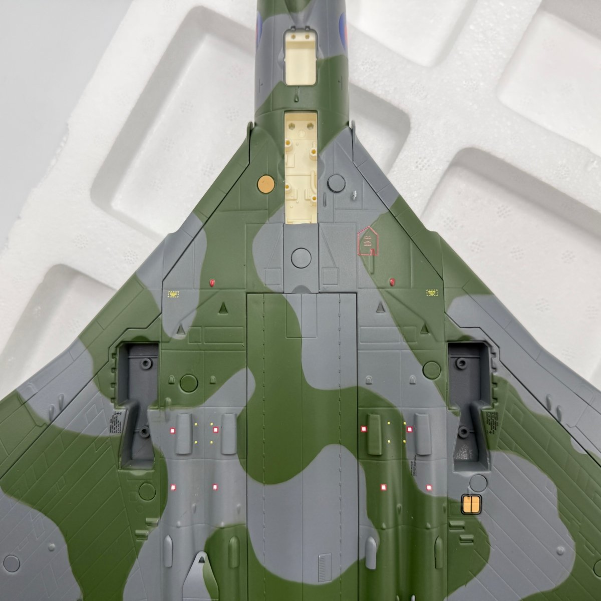 Corgi Aviation AA27201 1:72 Avro Vulcan B.Mk 2 XH558 - Corgi