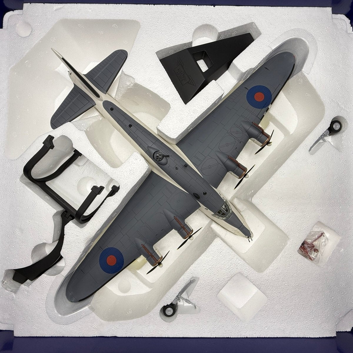 Corgi Aviation AA27502 1:72 Short Sunderland Mk III RCAF No.422 Sqn - Corgi