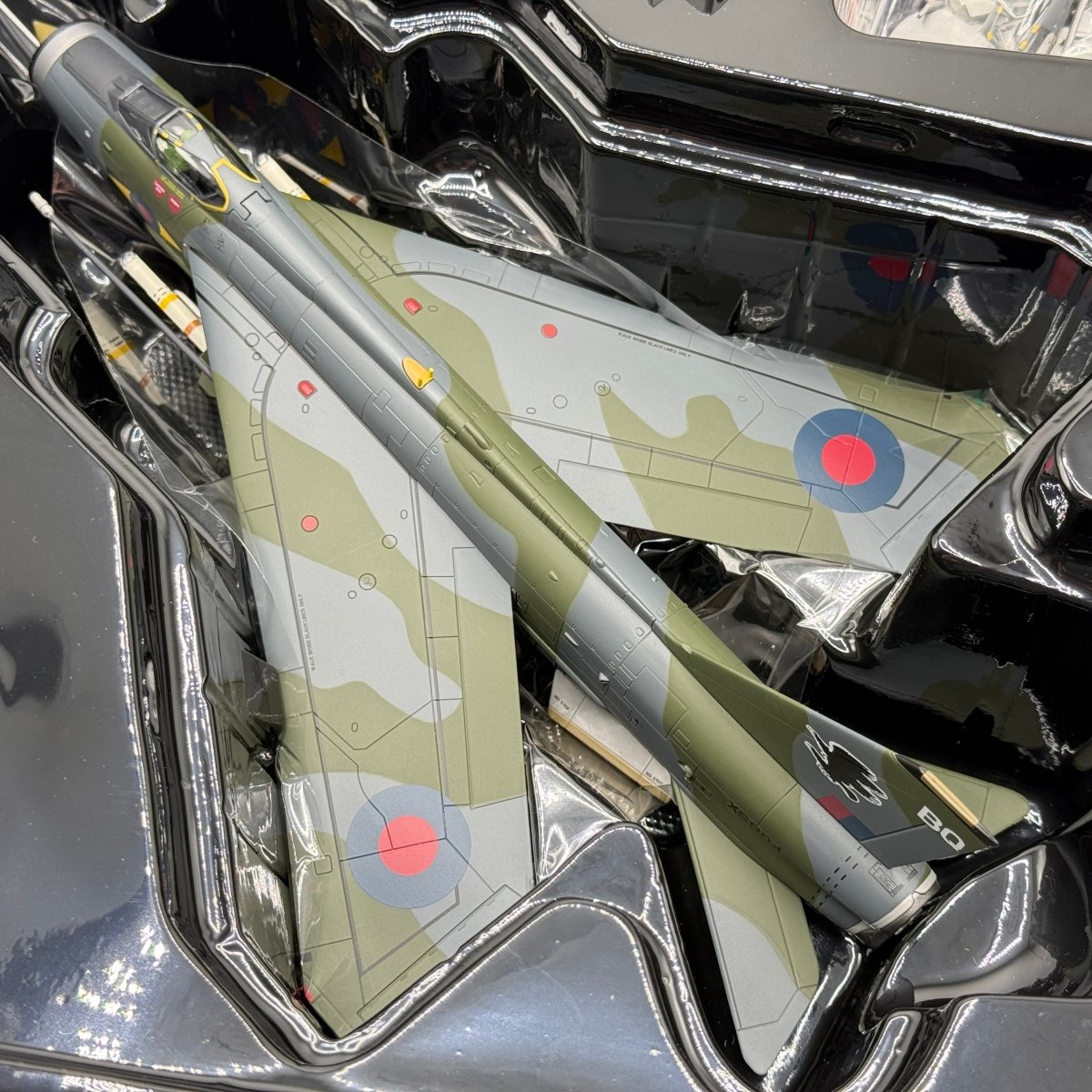 Corgi Aviation AA28403 1:48 English Electric Lightning F.Mk 6 RAF No.11 Sqn - Corgi