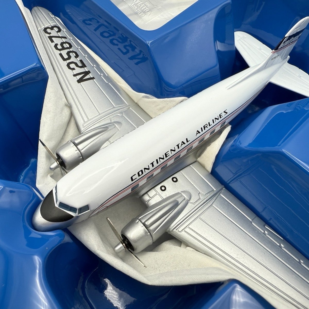 Corgi Aviation AA30001 1:144 Douglas DC - 3 Continental Airlines Diecast Model - Corgi