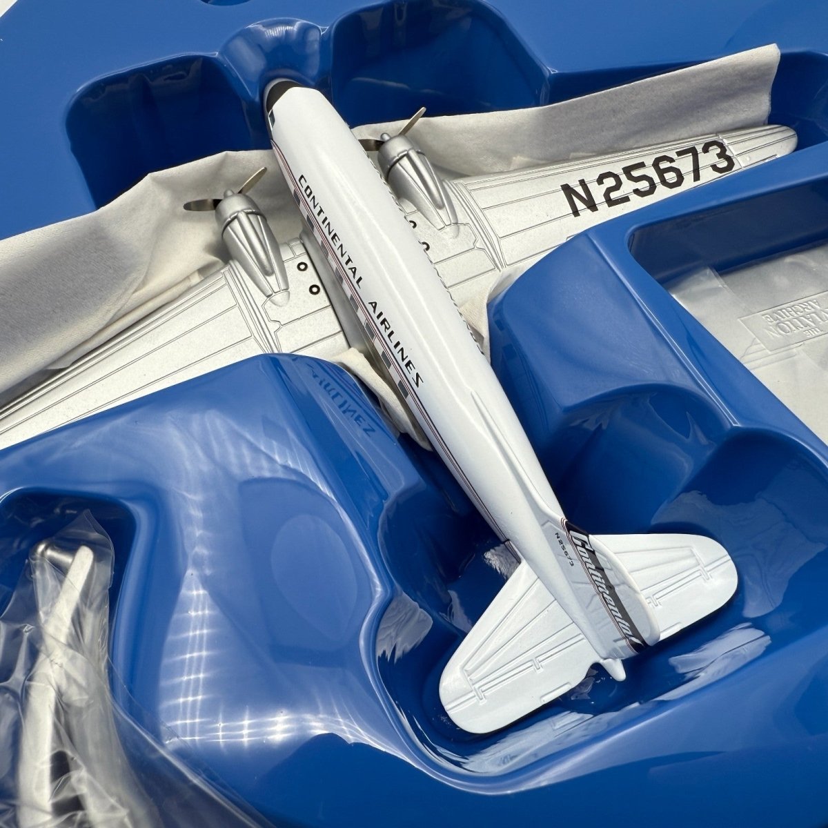 Corgi Aviation AA30001 1:144 Douglas DC - 3 Continental Airlines Diecast Model - Corgi