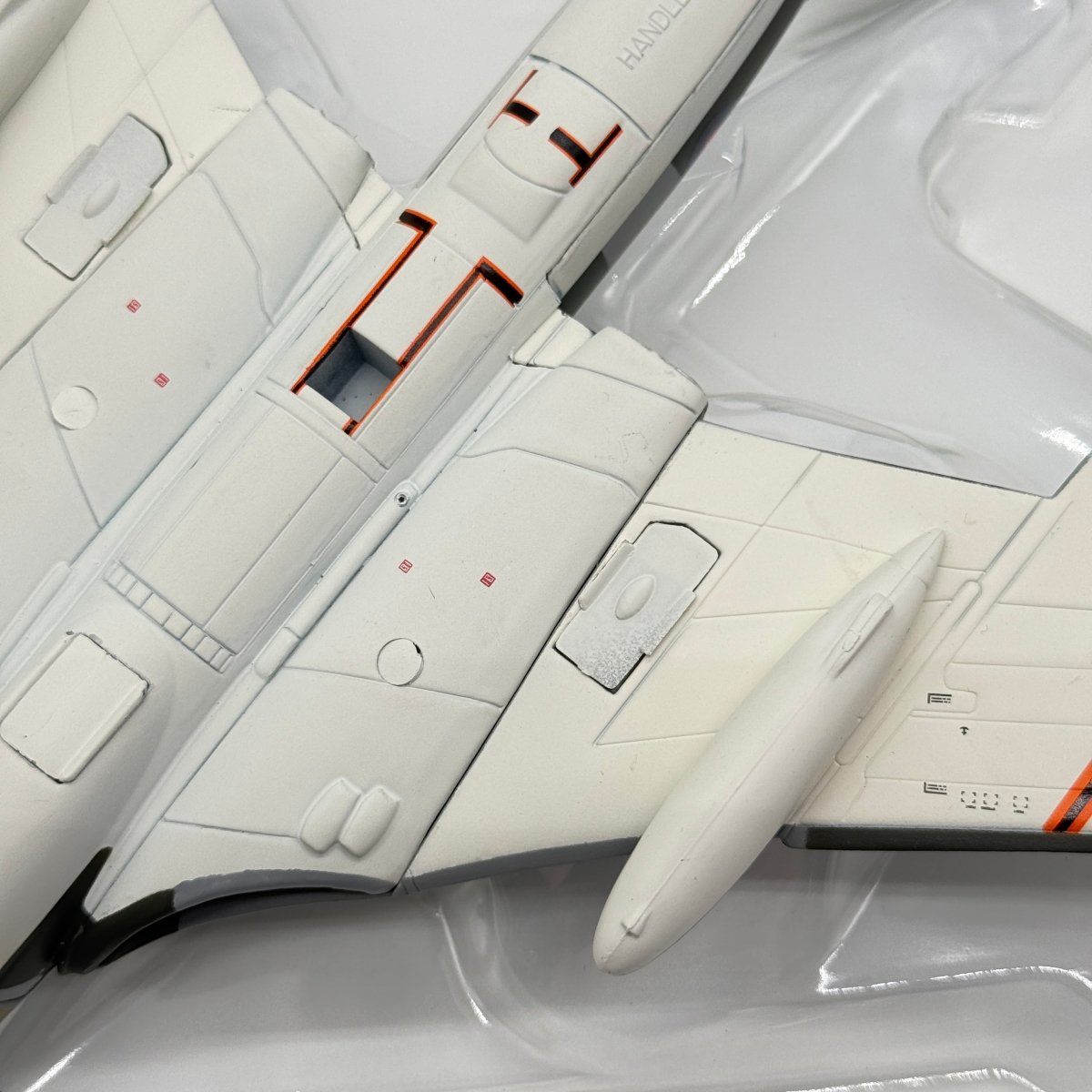 Corgi Aviation AA31601 1:144 Handley Page Victor K.2 Falklands - Corgi