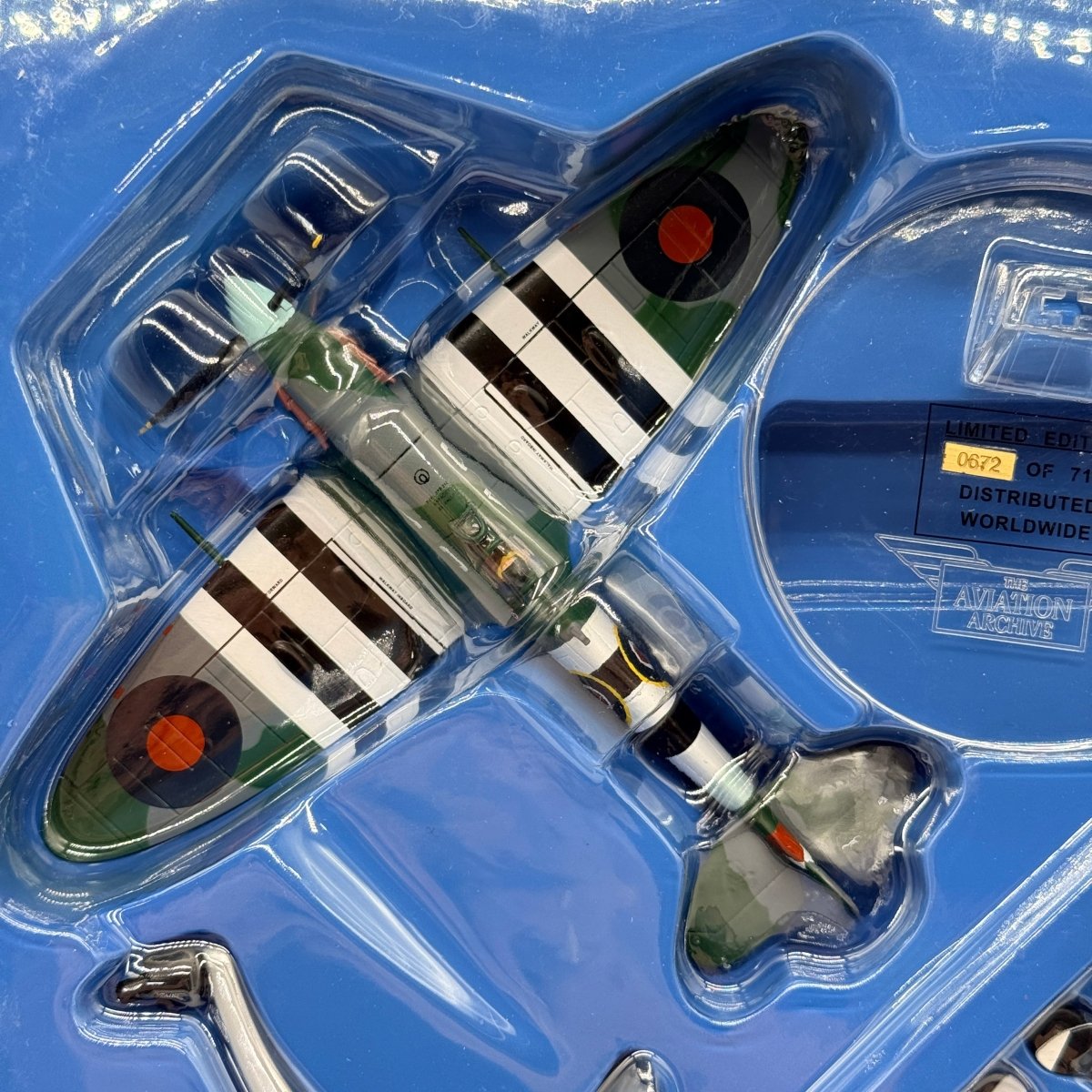 Corgi Aviation AA31906 1:72 Supermarine Spitfire Mk V VCS - 7 D - Day 1944 - Corgi