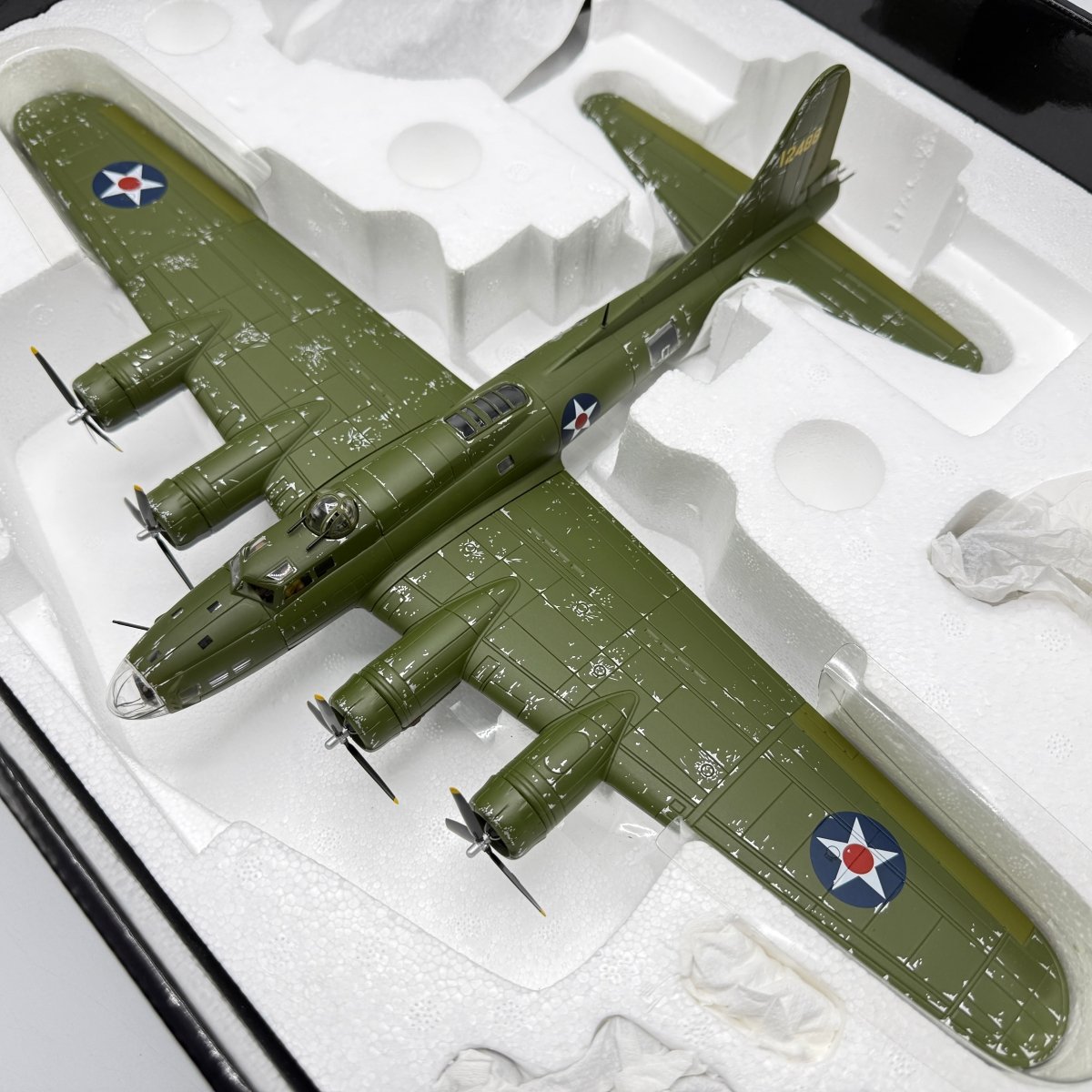 Corgi Aviation AA33312 1:72 Boeing B - 17E Flying Fortress USAAF 19th BG Java - Corgi