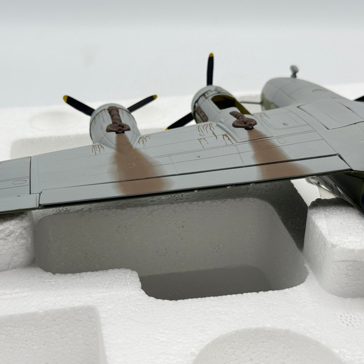 Corgi Aviation AA33312 1:72 Boeing B - 17E Flying Fortress USAAF 19th BG Java - Corgi