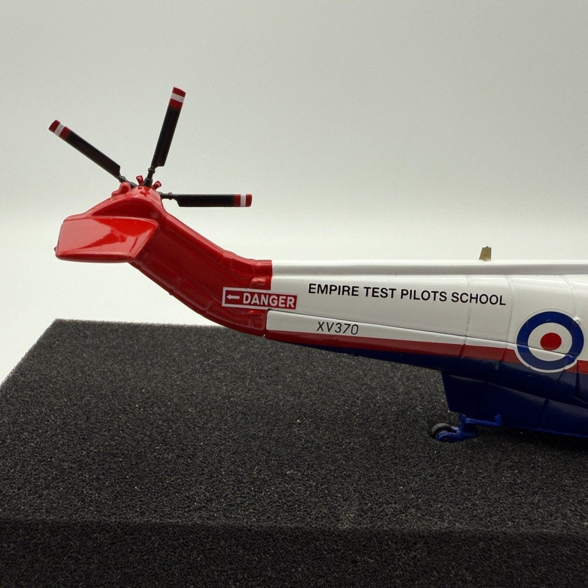 Corgi Aviation AA33412 1:72 Sikorsky SH - 3D Sea King Empire Test Pilots School - Corgi