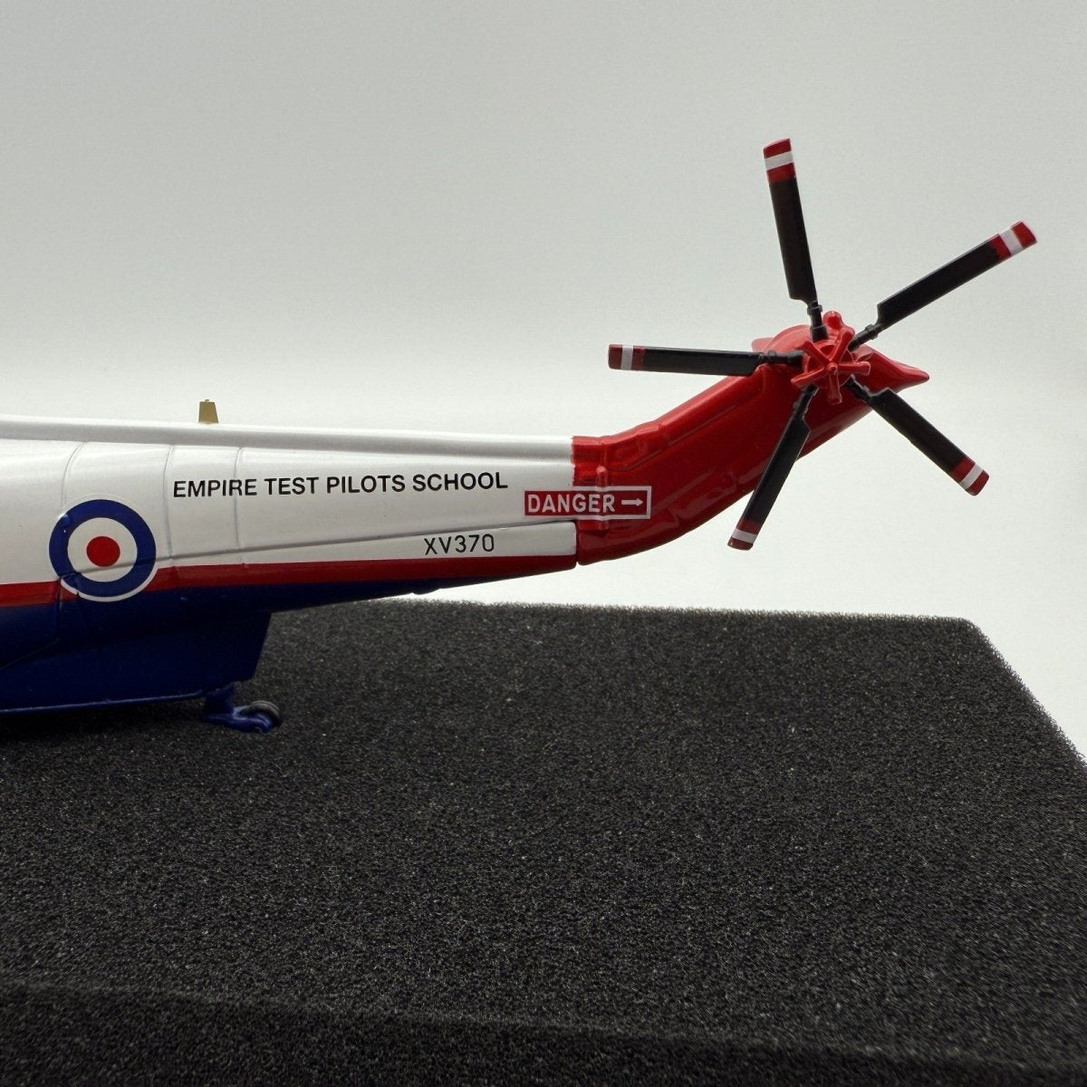 Corgi Aviation AA33412 1:72 Sikorsky SH - 3D Sea King Empire Test Pilots School - Corgi