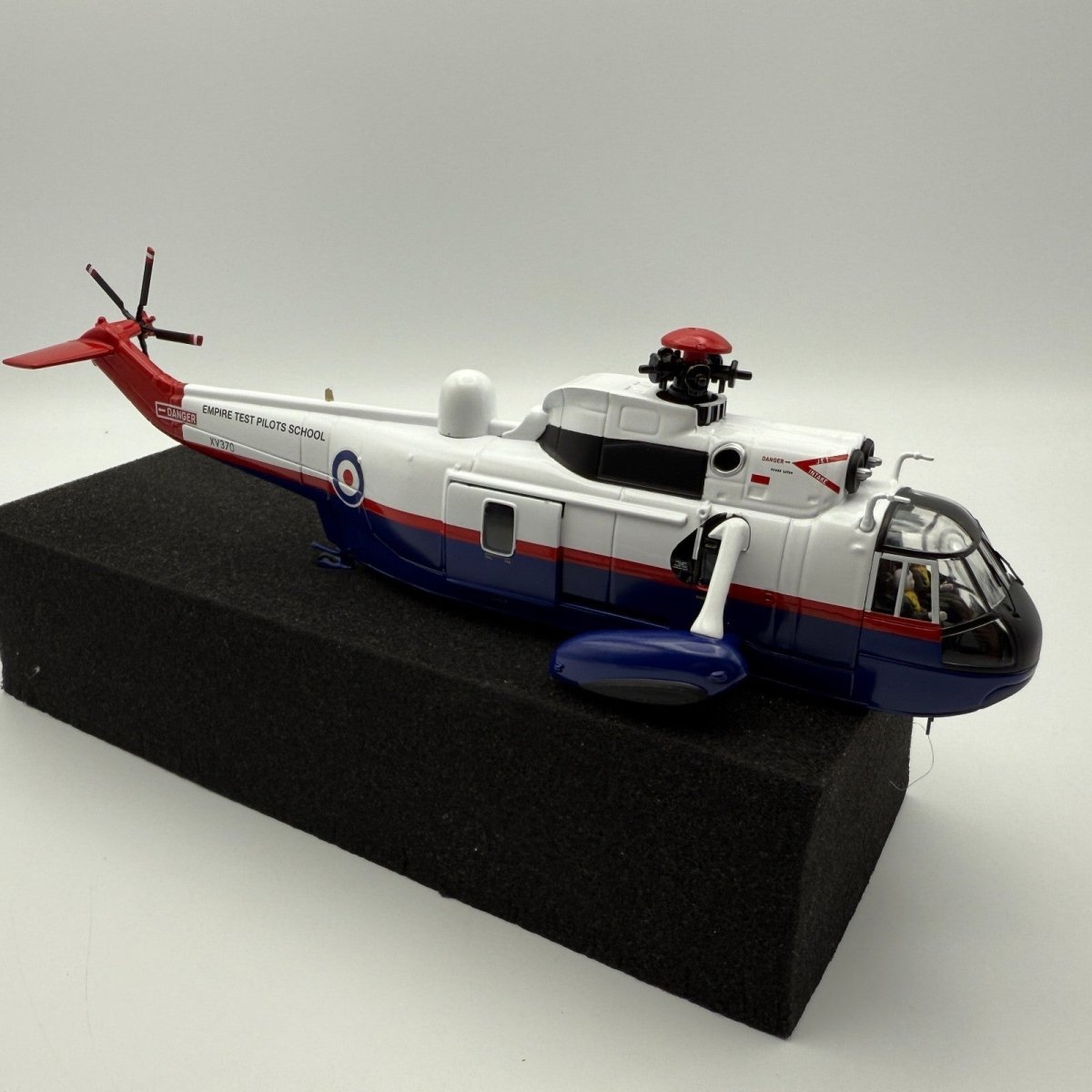 Corgi Aviation AA33412 1:72 Sikorsky SH - 3D Sea King Empire Test Pilots School - Corgi