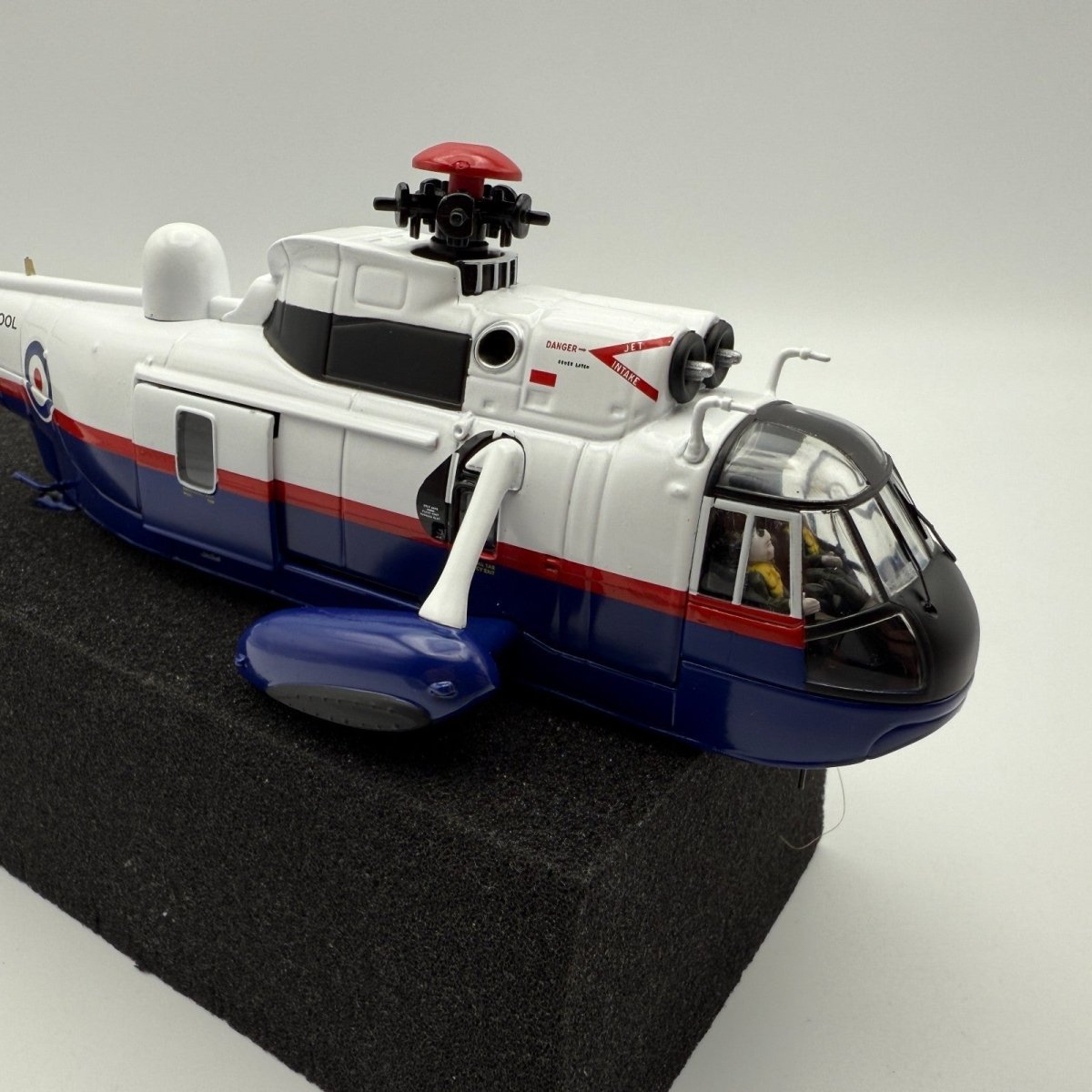 Corgi Aviation AA33412 1:72 Sikorsky SH - 3D Sea King Empire Test Pilots School - Corgi