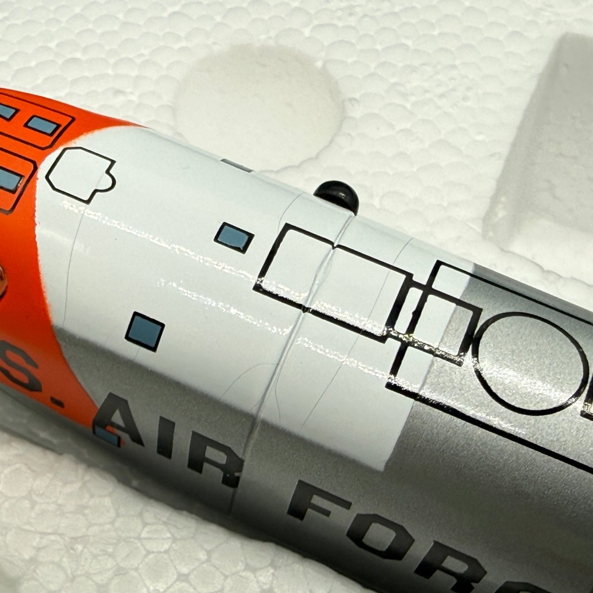 Corgi Aviation AA33504 1:144 B - 52 with X - 15 Edwards AFB - Corgi