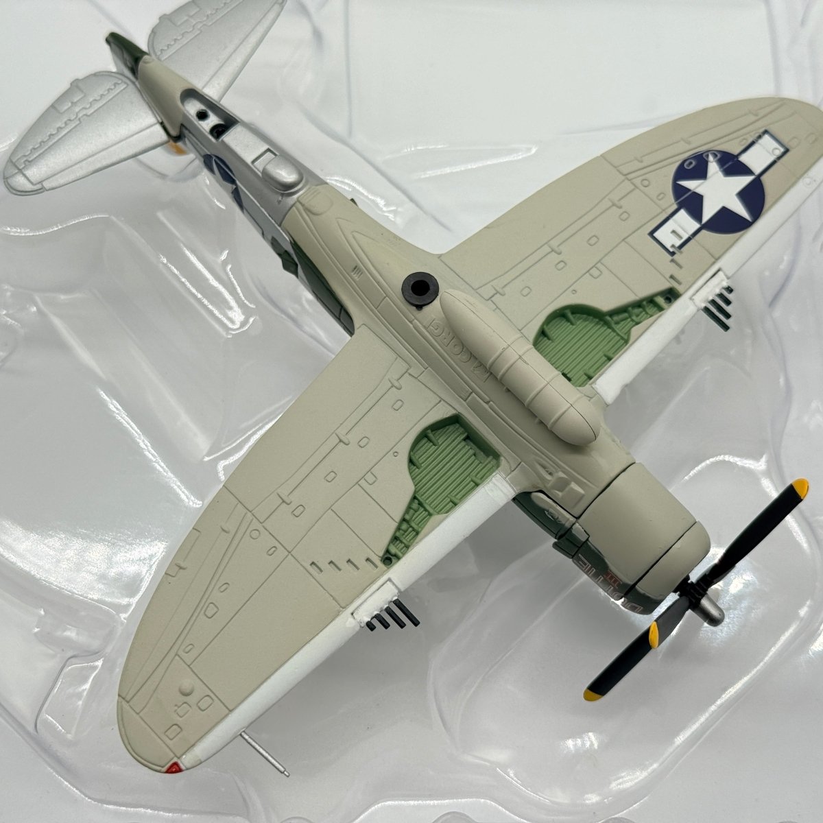 Corgi Aviation AA33812 1:72 Republic P - 47D Thunderbolt Daring Dottie III 1944 - Corgi
