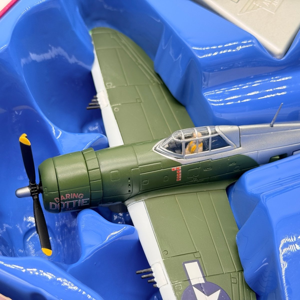 Corgi Aviation AA33812 1:72 Republic P - 47D Thunderbolt Daring Dottie III 1944 - Corgi