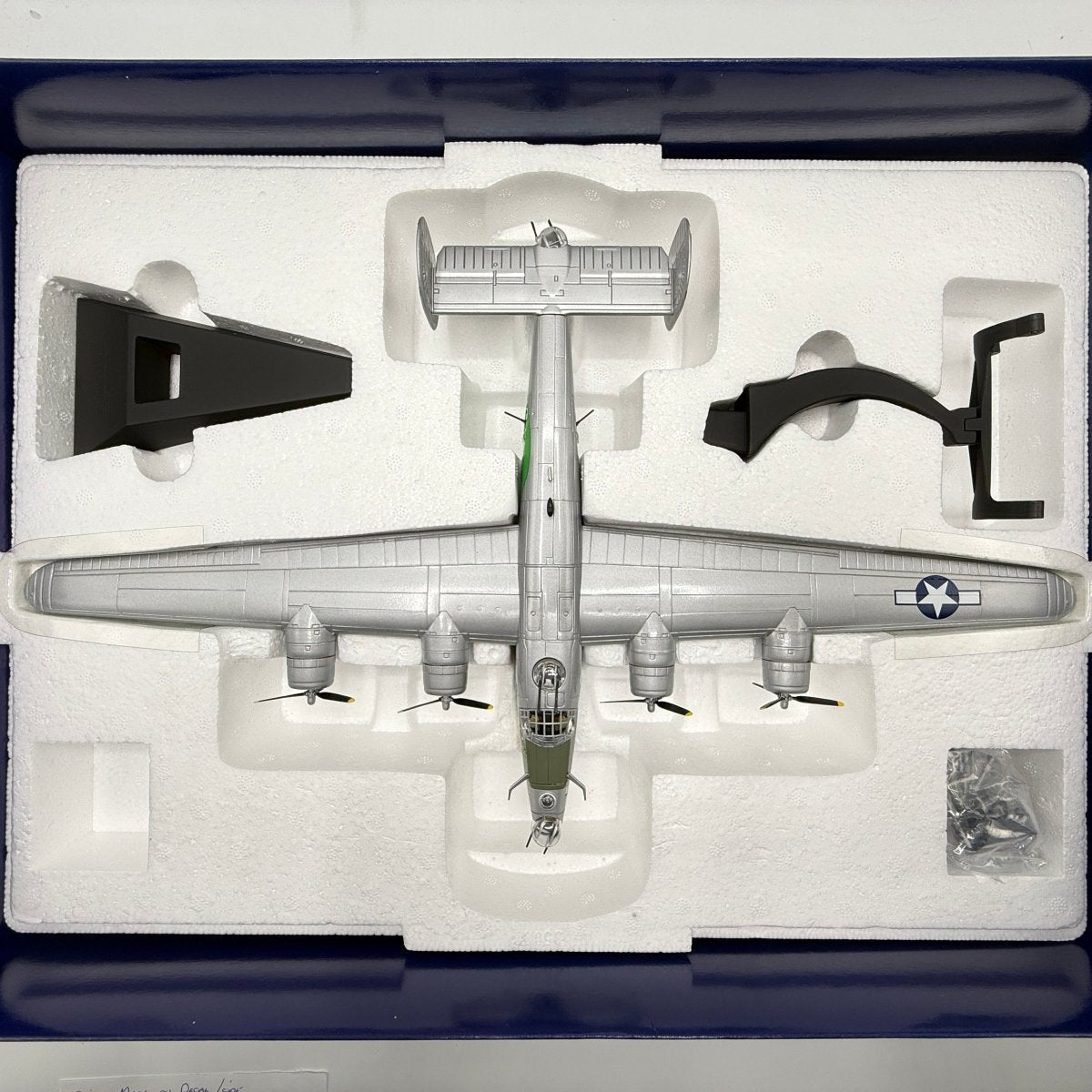 Corgi Aviation AA34001 1:72 Consolidated B - 24J Liberator 'The Dragon and his Tail' - Corgi