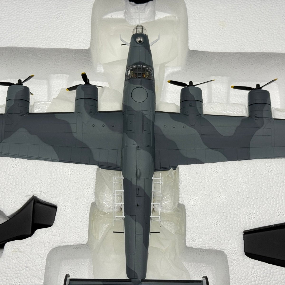 Corgi Aviation AA34005 1:72 Consolidated B - 24D Liberator RAF No.120 Sqn - Corgi