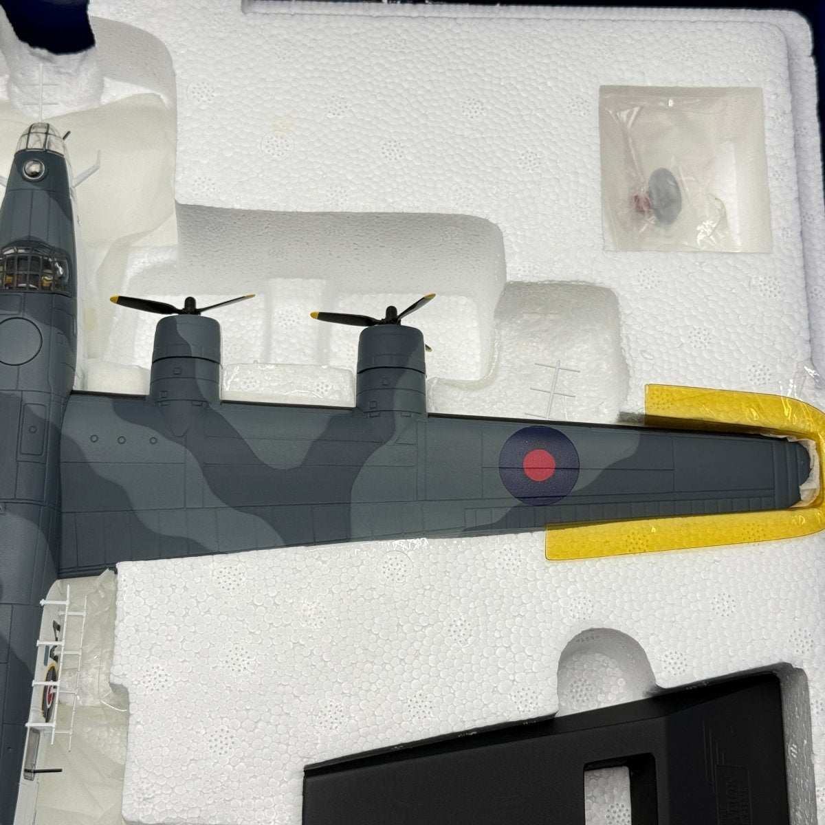 Corgi Aviation AA34005 1:72 Consolidated B - 24D Liberator RAF No.120 Sqn - Corgi