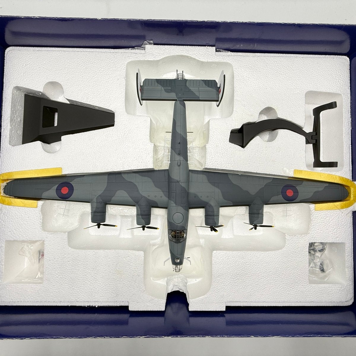 Corgi Aviation AA34005 1:72 Consolidated B - 24D Liberator RAF No.120 Sqn - Corgi