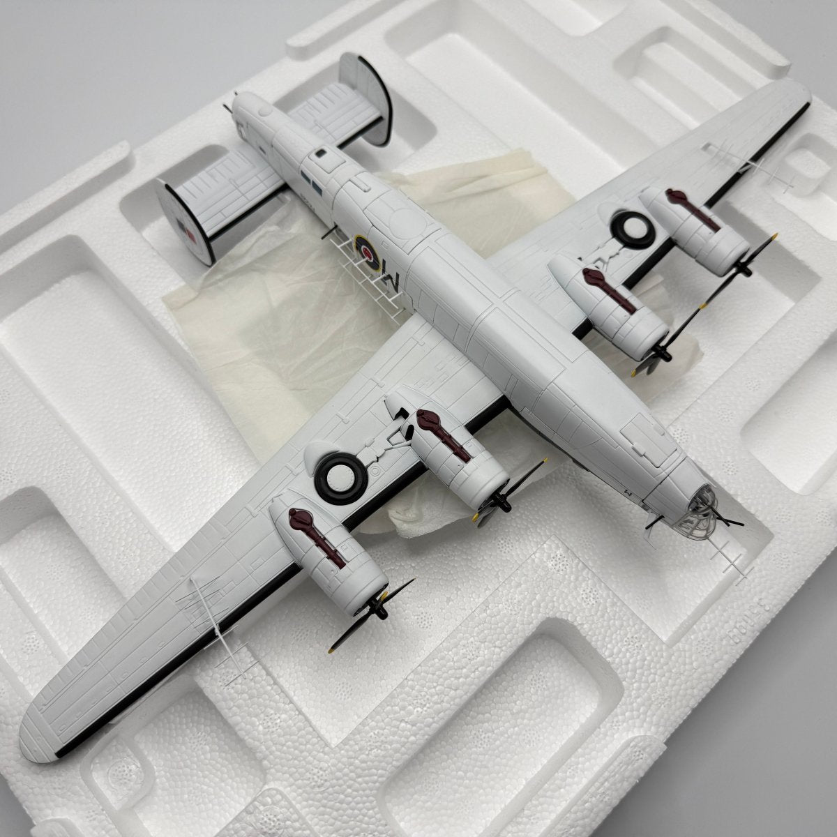 Corgi Aviation AA34005 1:72 Consolidated B - 24D Liberator RAF No.120 Sqn - Corgi