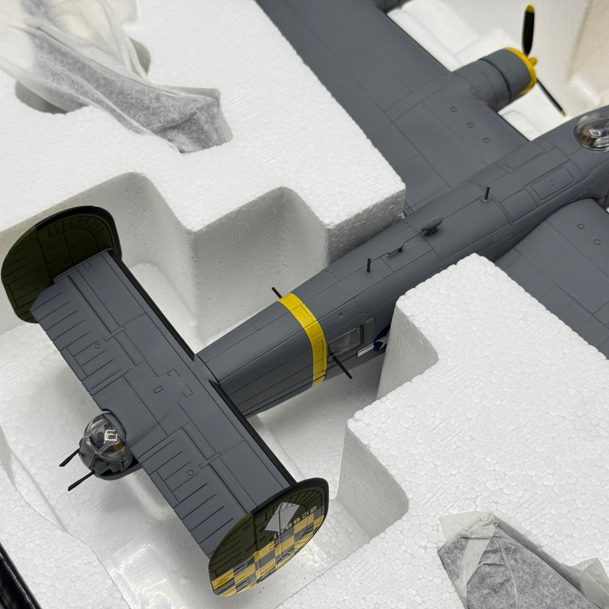 Corgi Aviation AA34015 1:72 Consolidated B - 24H Liberator USAAF 459th BG - Corgi