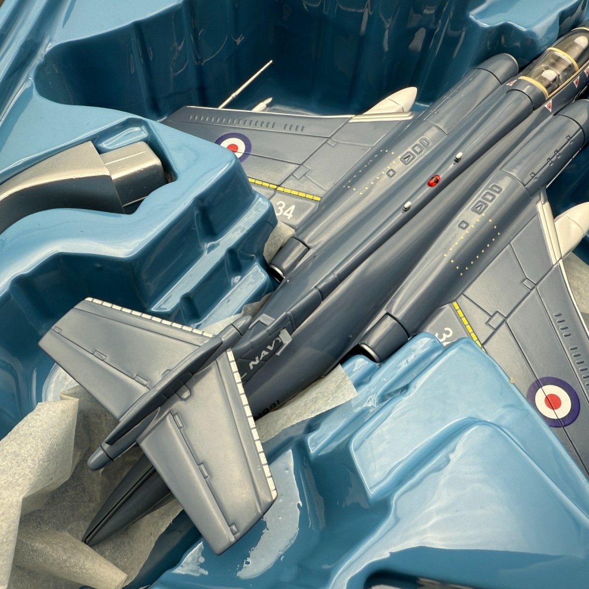 Corgi Aviation AA34103 1:72 Blackburn Buccaneer Royal Navy HMS Victorious - Corgi