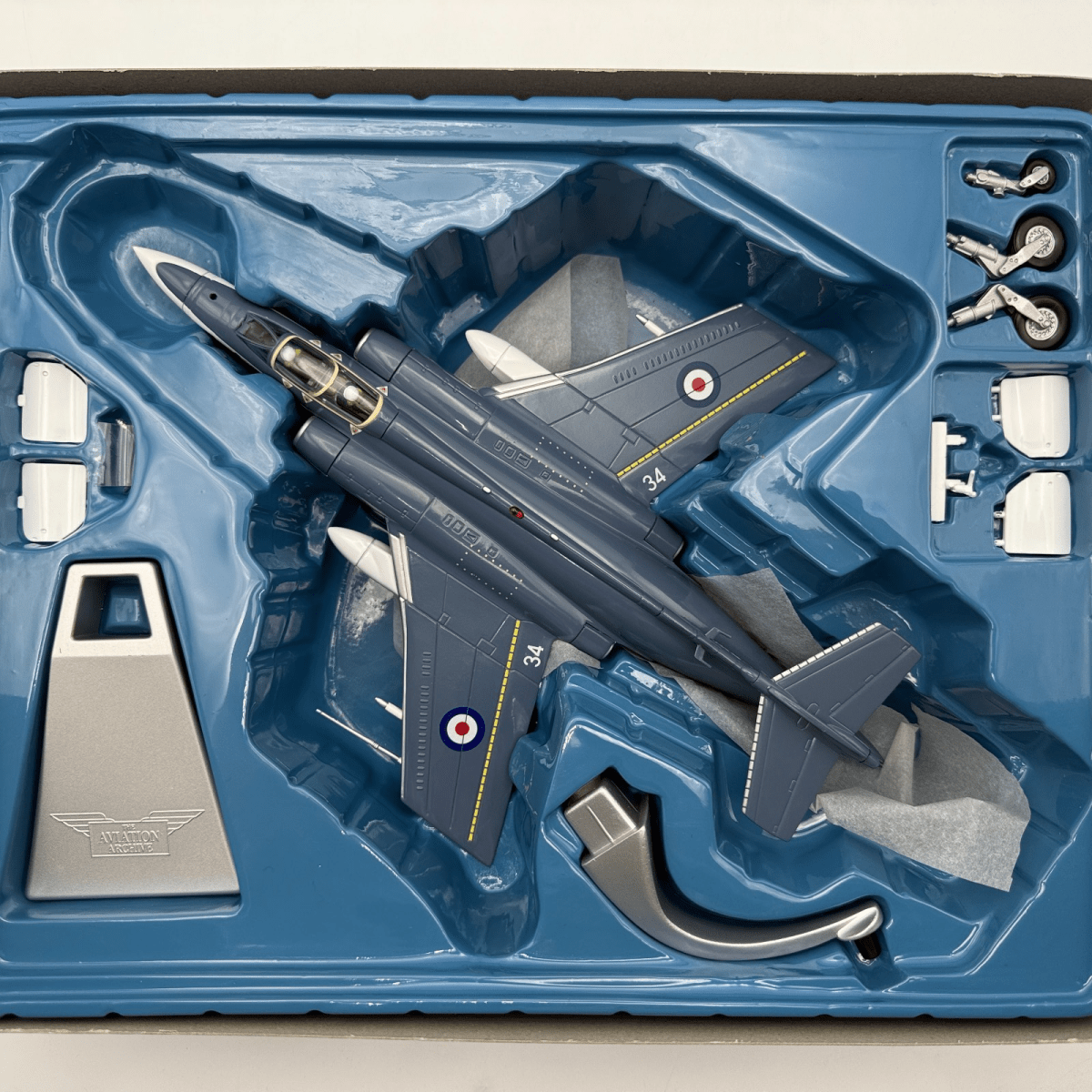 Corgi Aviation AA34103 1:72 Blackburn Buccaneer Royal Navy HMS Victorious - Corgi