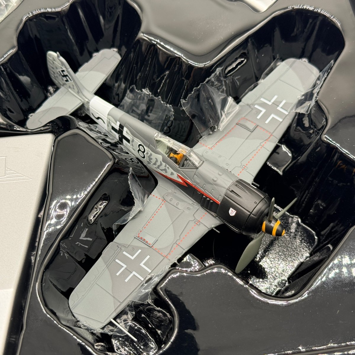 Corgi Aviation AA34317 1:72 Fw 190A Black 8 JG 3 Willi Maximowitz 1944 - Corgi