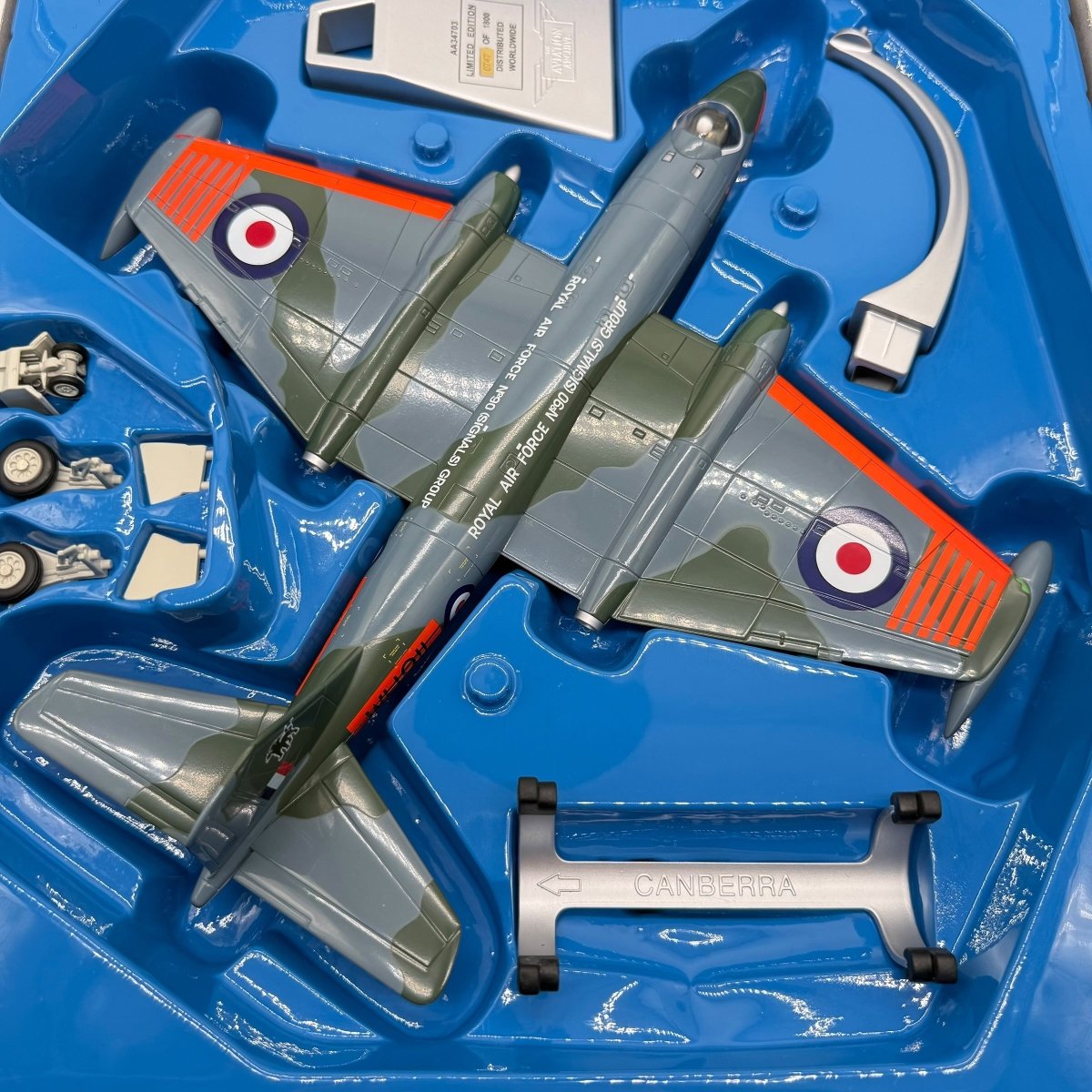 Corgi Aviation AA34703 1:72 English Electric Canberra B.Mk 2 WH911 - Corgi