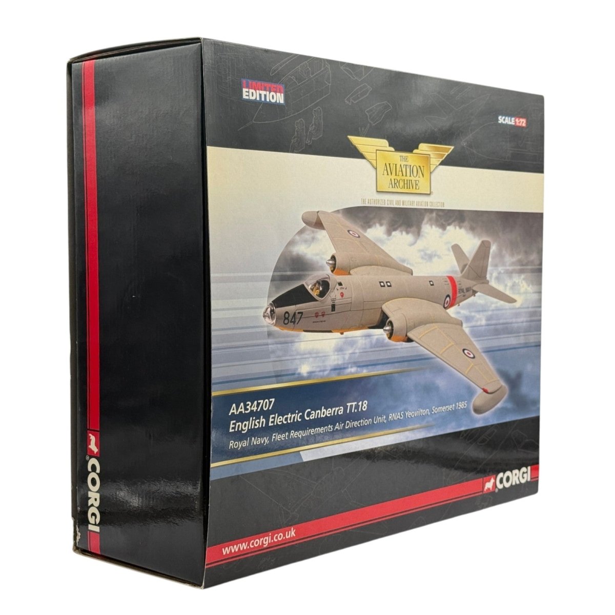 Corgi Aviation AA34707 1:72 Canberra TT.Mk 18 RN Yeovilton - Corgi