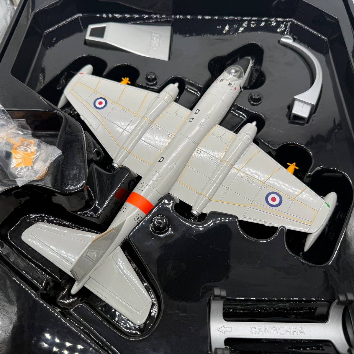 Corgi Aviation AA34707 1:72 Canberra TT.Mk 18 RN Yeovilton - Corgi