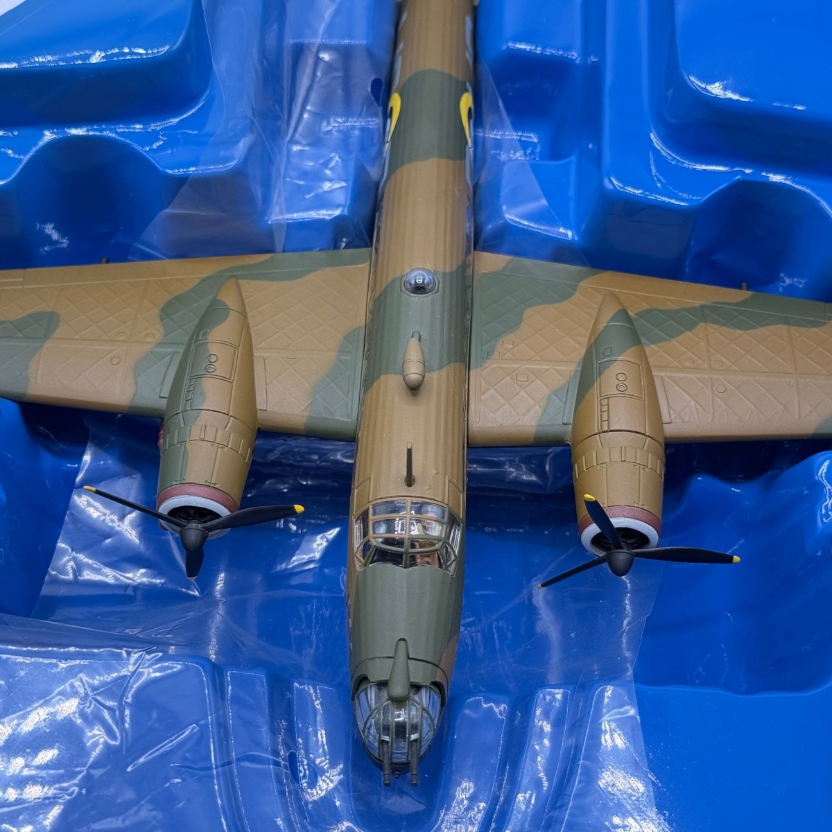 Corgi Aviation AA34801 1:72 Vickers Wellington Mk I RAF No.9 Sqn - Corgi