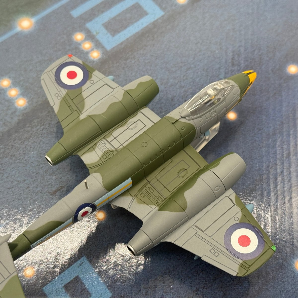 Corgi Aviation AA35005 1:72 Meteor F.Mk 9 RAF Nicosia - Corgi
