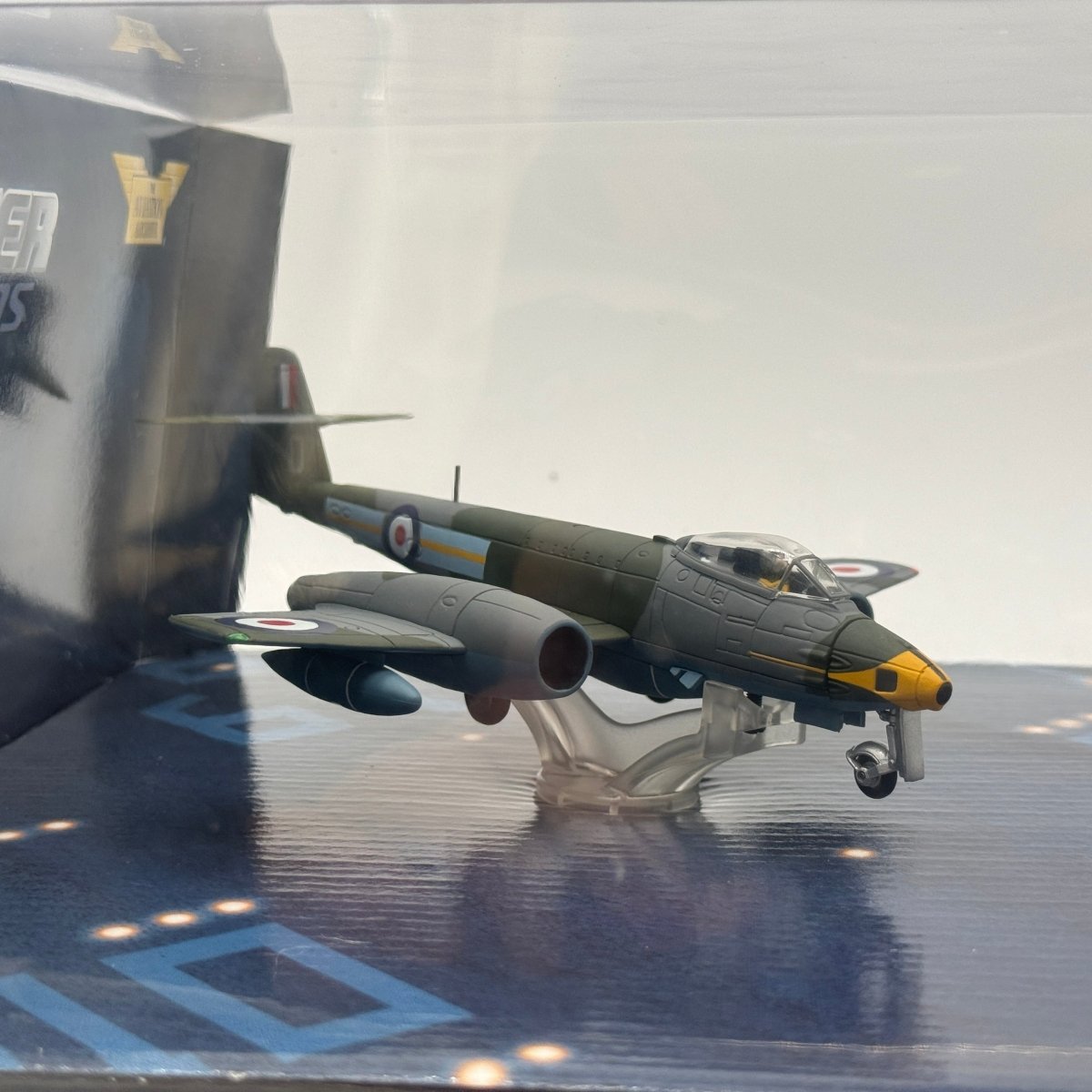 Corgi Aviation AA35005 1:72 Meteor F.Mk 9 RAF Nicosia - Corgi