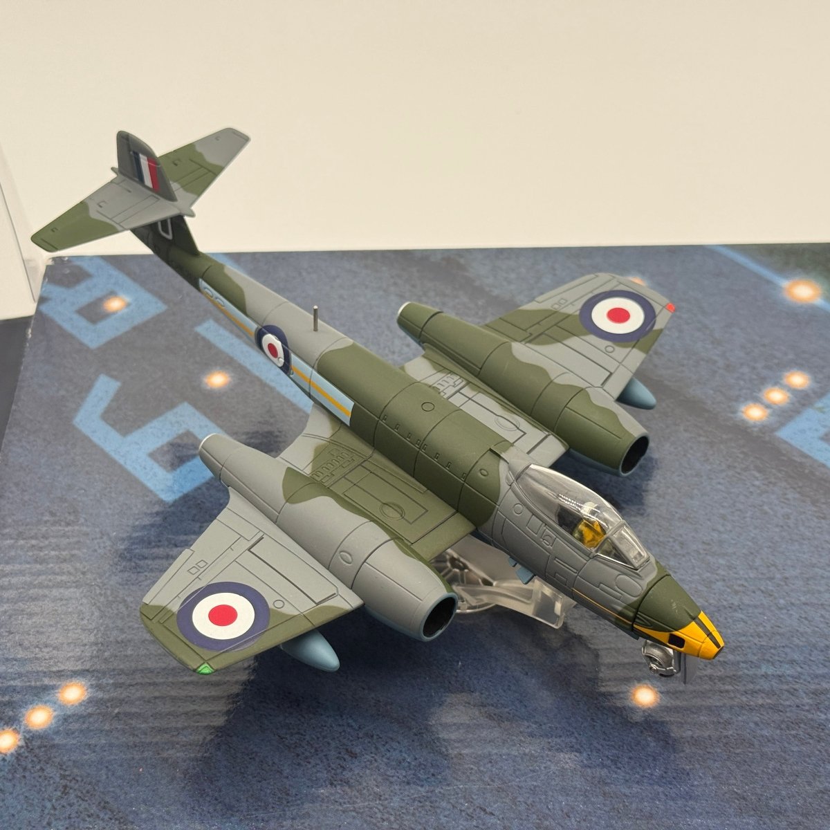 Corgi Aviation AA35005 1:72 Meteor F.Mk 9 RAF Nicosia - Corgi