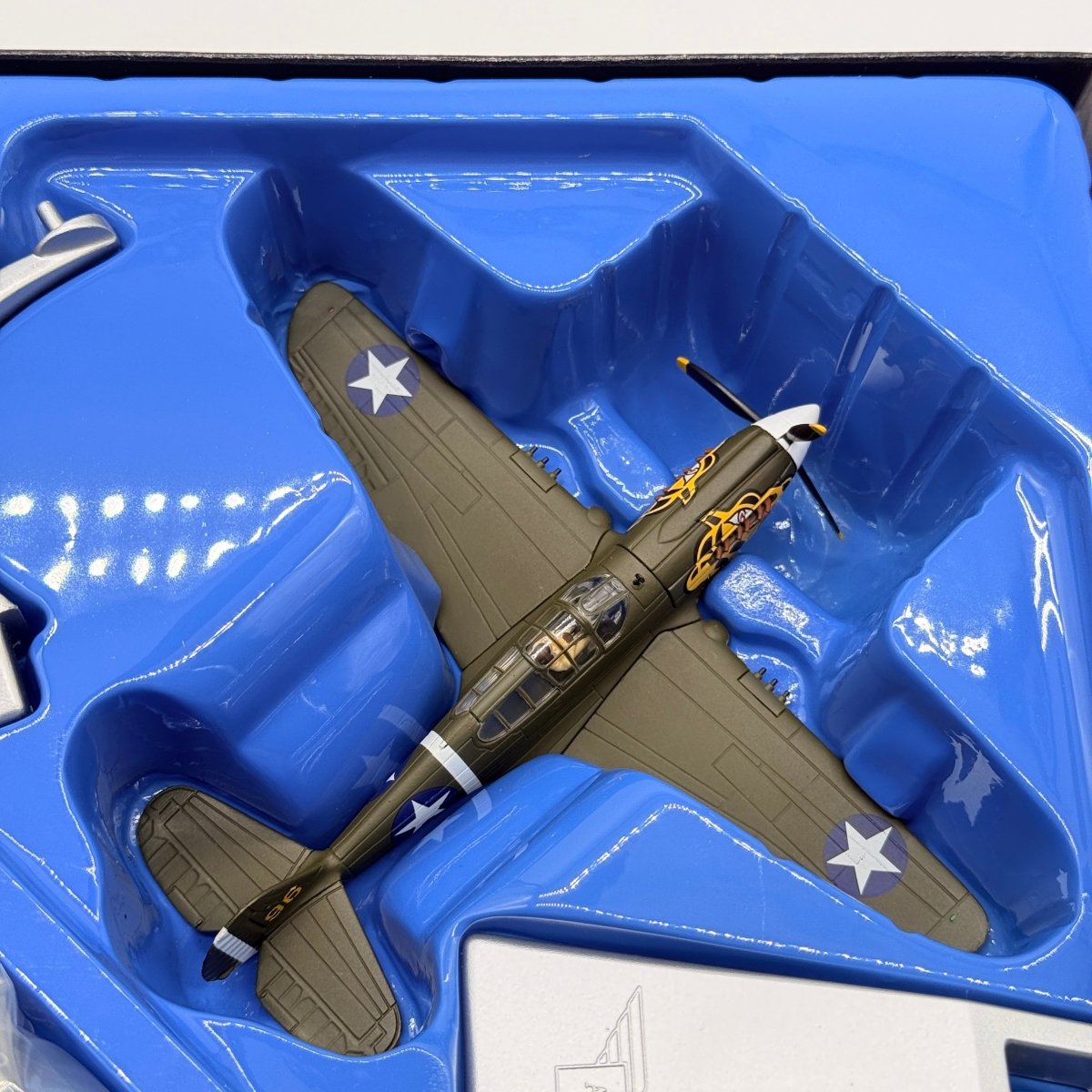 Corgi Aviation AA35205 1:72 Curtiss P - 40E Warhawk Aleutian Tigers 1943 - Corgi