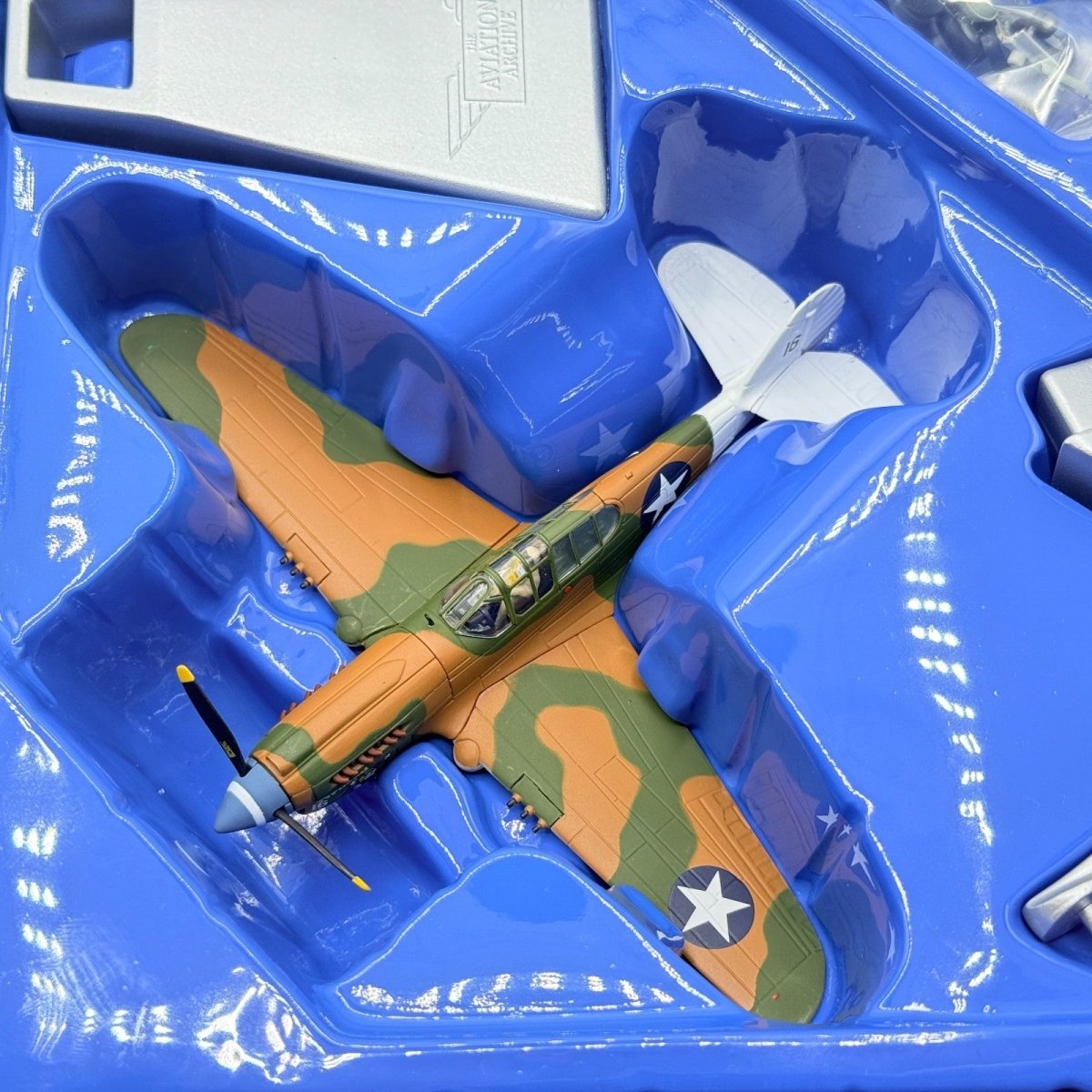 Corgi Aviation AA35211 1:72 P - 40E Warhawk 'Typhoon McGoon' Lt Clyde V Kinsley - Corgi