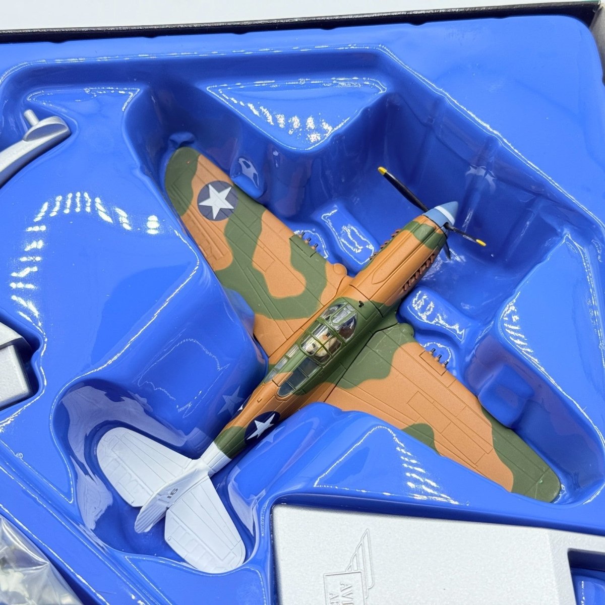 Corgi Aviation AA35211 1:72 P - 40E Warhawk 'Typhoon McGoon' Lt Clyde V Kinsley - Corgi