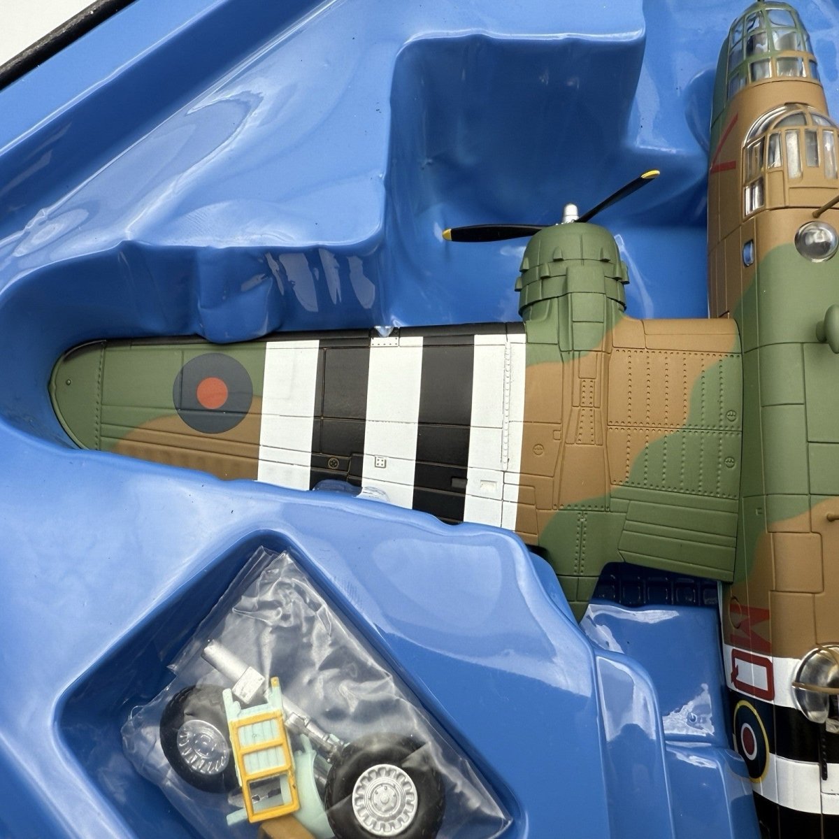 Corgi Aviation AA35304 1:72 North American B - 25J Mitchell II RAF - Corgi