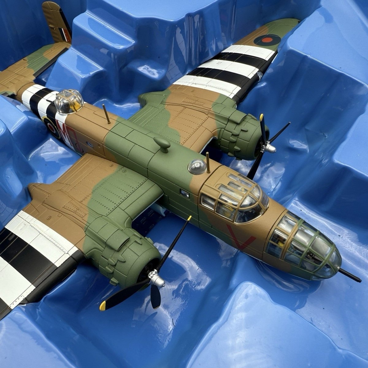 Corgi Aviation AA35304 1:72 North American B - 25J Mitchell II RAF - Corgi